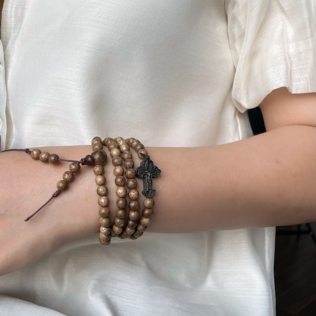Vòng Cổ Phúc Linh Tốc Lào 6ly Phối Charm Trầm Thánh Giá