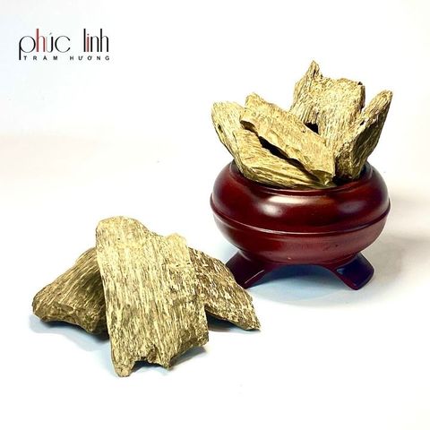 Trầm Miếng PHÚC LINH – 50 g