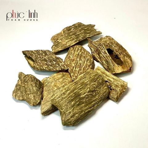 Trầm Miếng PHÚC LINH – 50 g
