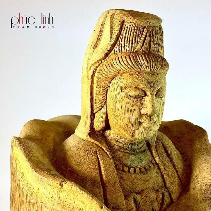 Tượng Quan Âm Bằng Gỗ Trầm Hương