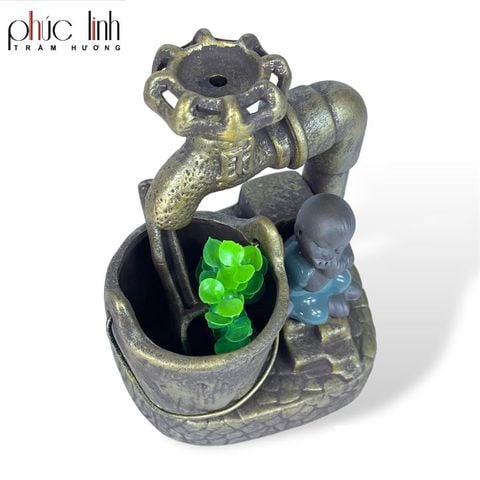 Xông Thác Khói Vòi Nước Và Chú Tiểu