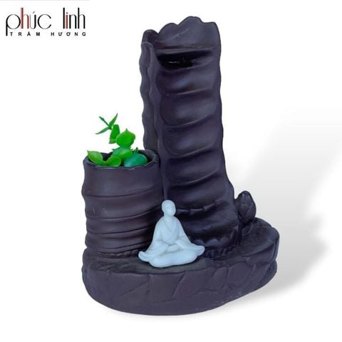 Thác Khói Nhà Sư Ngồi Thiền Bên Thác Núi