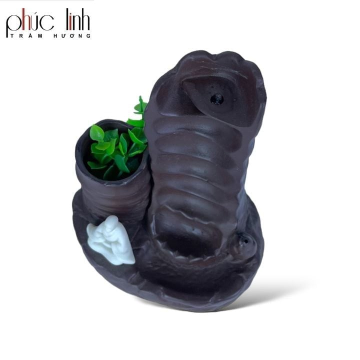 Thác Khói Nhà Sư Ngồi Thiền Bên Thác Núi