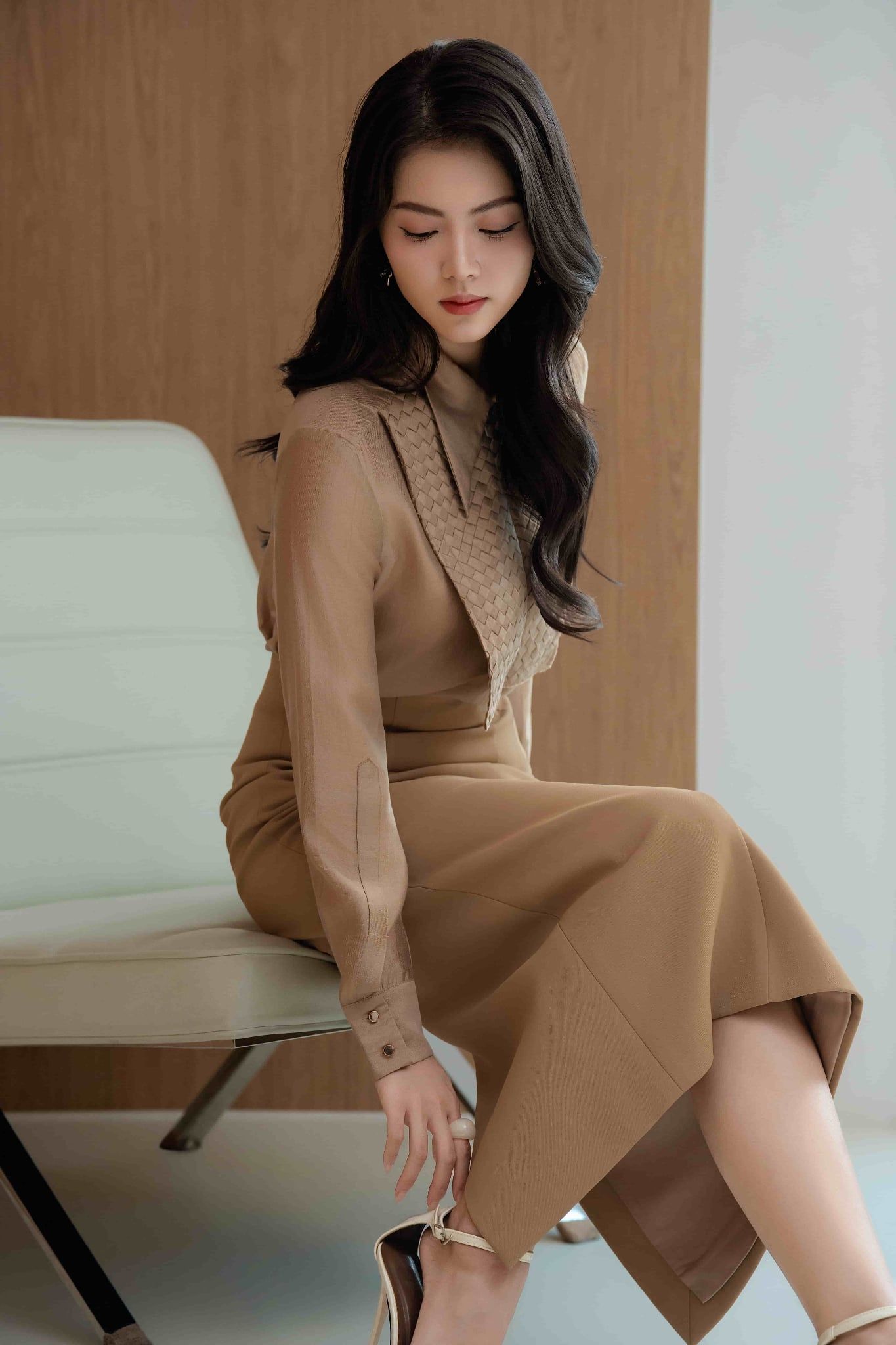 Chân Váy Cạp Cong Dáng Thẳng Midi Nữ Aristina 9SK005BH0