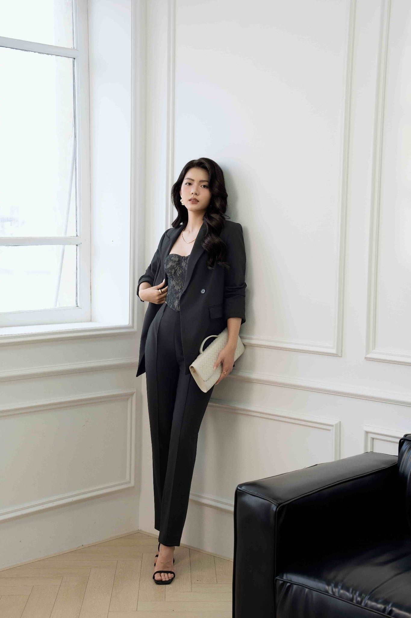 Áo Blazer Thân Sau Trang Trí Cắt Lazer Lá Tre Nữ Aristina 9BZ002BH0
