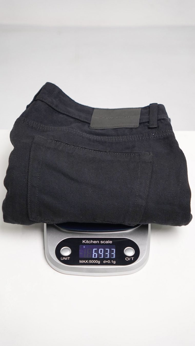 Jeans denim thường trên cân — 693g