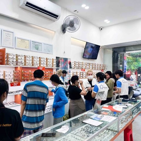 MẮT KÍNH SHADY - CHUYÊN GIA KÍNH CẬN - HÌNH ẢNH KHÁCH HÀNG