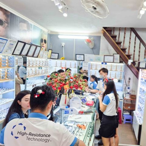 MẮT KÍNH SHADY - CHUYÊN GIA KÍNH CẬN - HÌNH ẢNH KHÁCH HÀNG