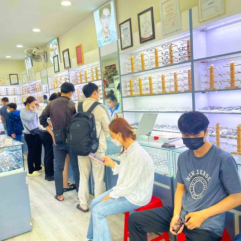 MẮT KÍNH SHADY - CHUYÊN GIA KÍNH CẬN - HÌNH ẢNH KHÁCH HÀNG
