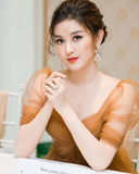 Á Hậu Huyền My - Khách hàng