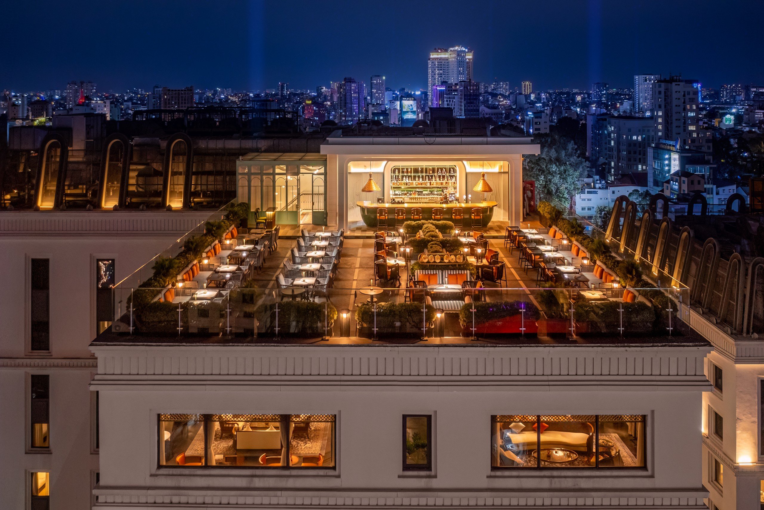 <i> Mai Sky Rooftop Bar </i>