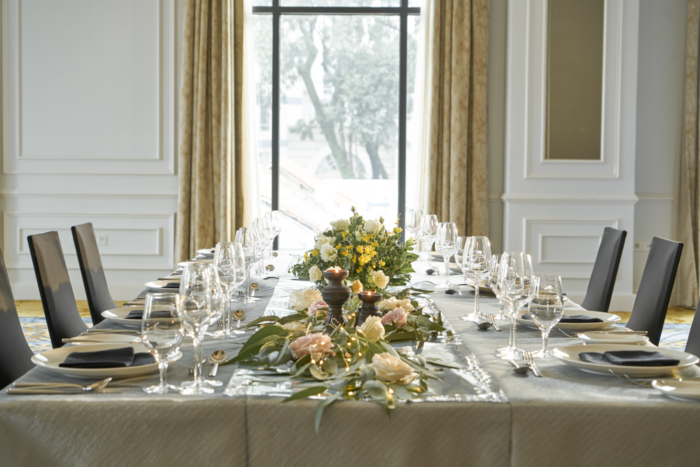 <i>Dream-like Weddings</i>