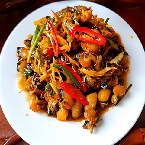 Đĩa cồi hàu điếu xào sả ớt