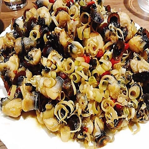 Đĩa cồi hàu điếu hấp sả thơm ngon