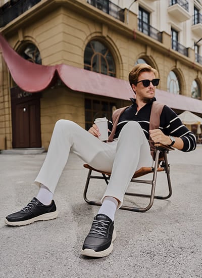 Sneaker hiện đại
