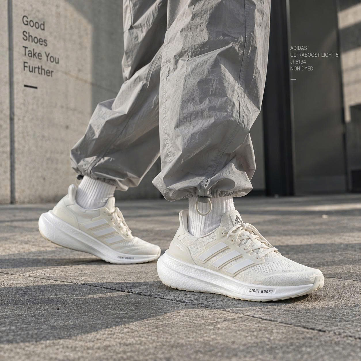 Góc mang thực tế Adidas Ultraboost JP5134