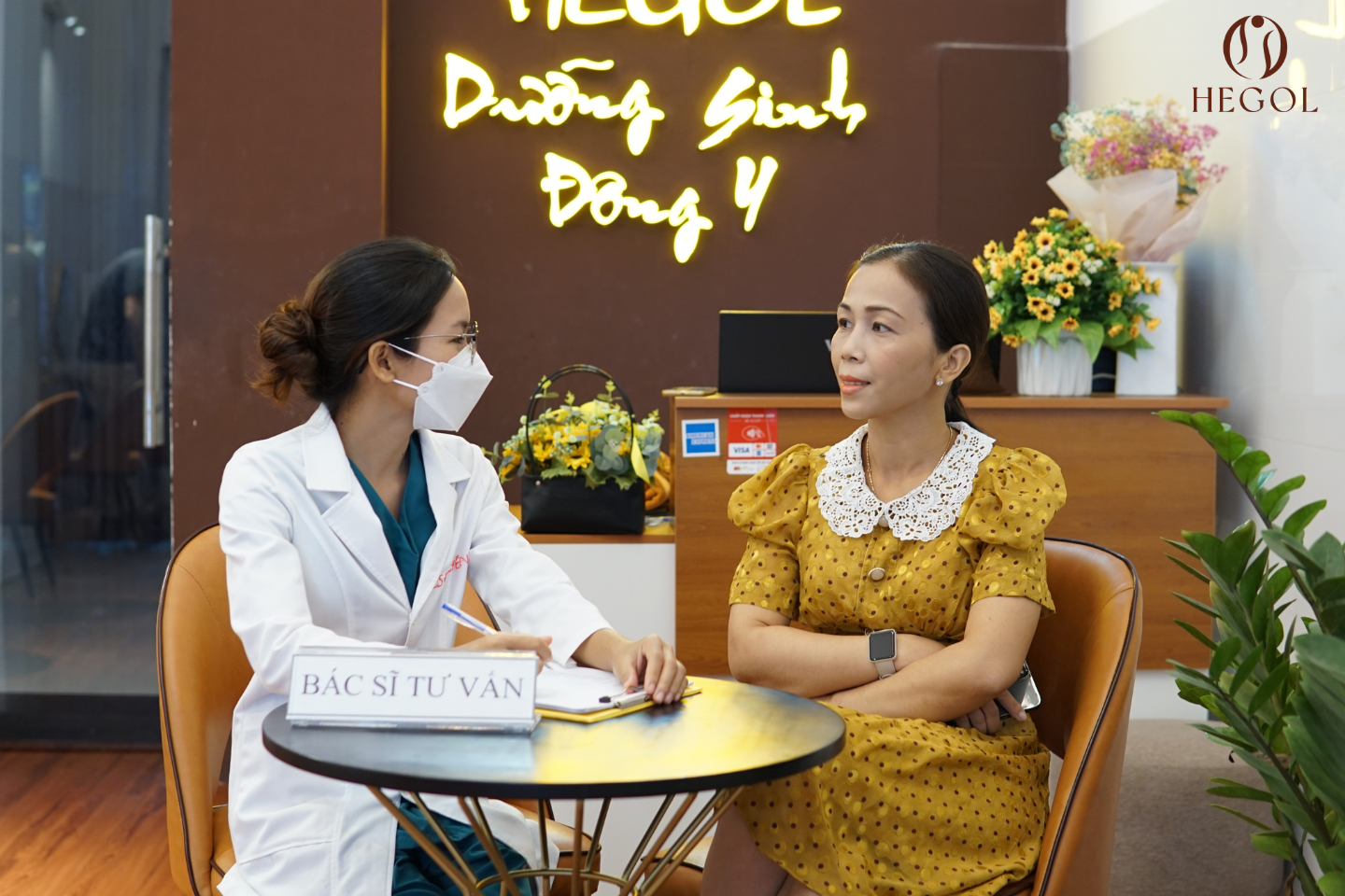 Đội ngũ Bác sĩ tư vấn và theo dõi tình trạng sức khoẻ