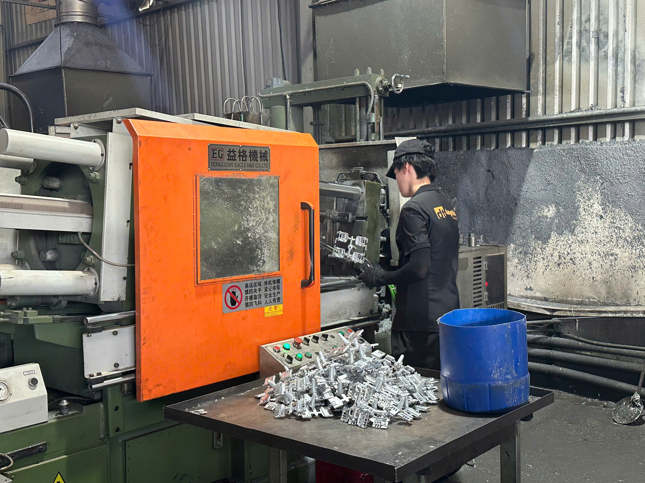 Đúc áp lực Hợp kim Nhôm ( ADC12 )