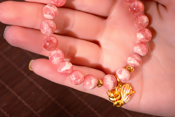 Chất Liệu Cao Cấp, Giá Trị Phong Thủy Sâu Sắc 