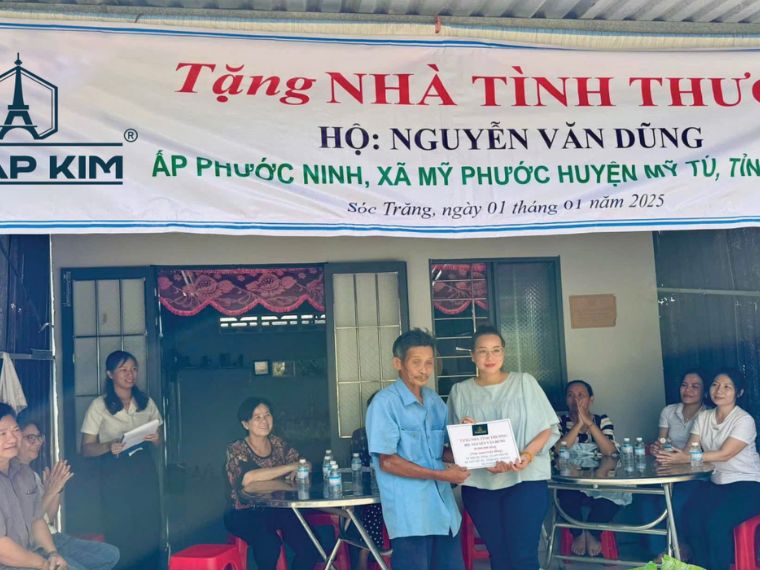 Trao nhà tình thương tại tỉnh Sóc Trăng