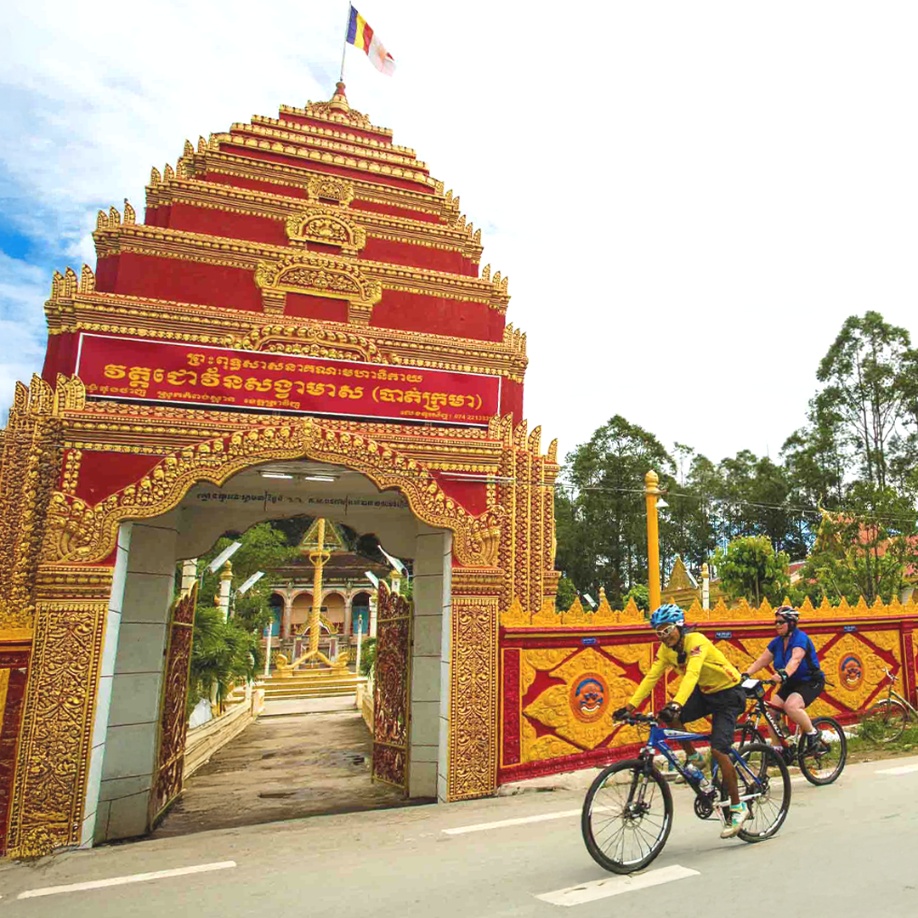 Ho Chi Minh - Angkor Wat