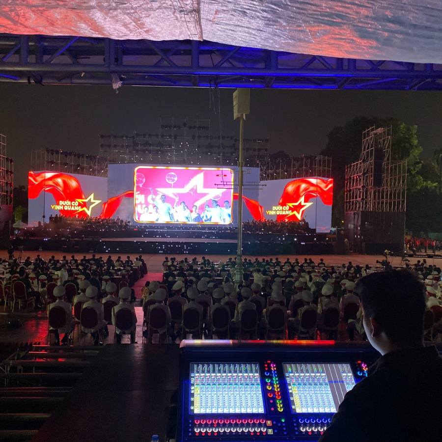 Công ty TNHH Ánh sáng Biểu diễn Tuyệt kỹ, thành lập năm 2002, là nhà phân phối độc quyền thiết bị âm thanh – ánh sáng sân khấu hàng đầu Việt Nam.