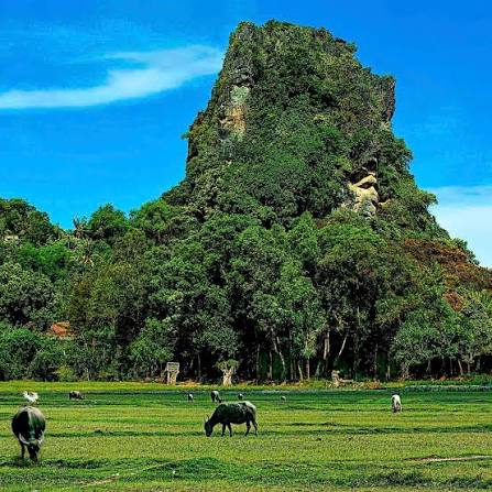 Khám phá Thạch Động