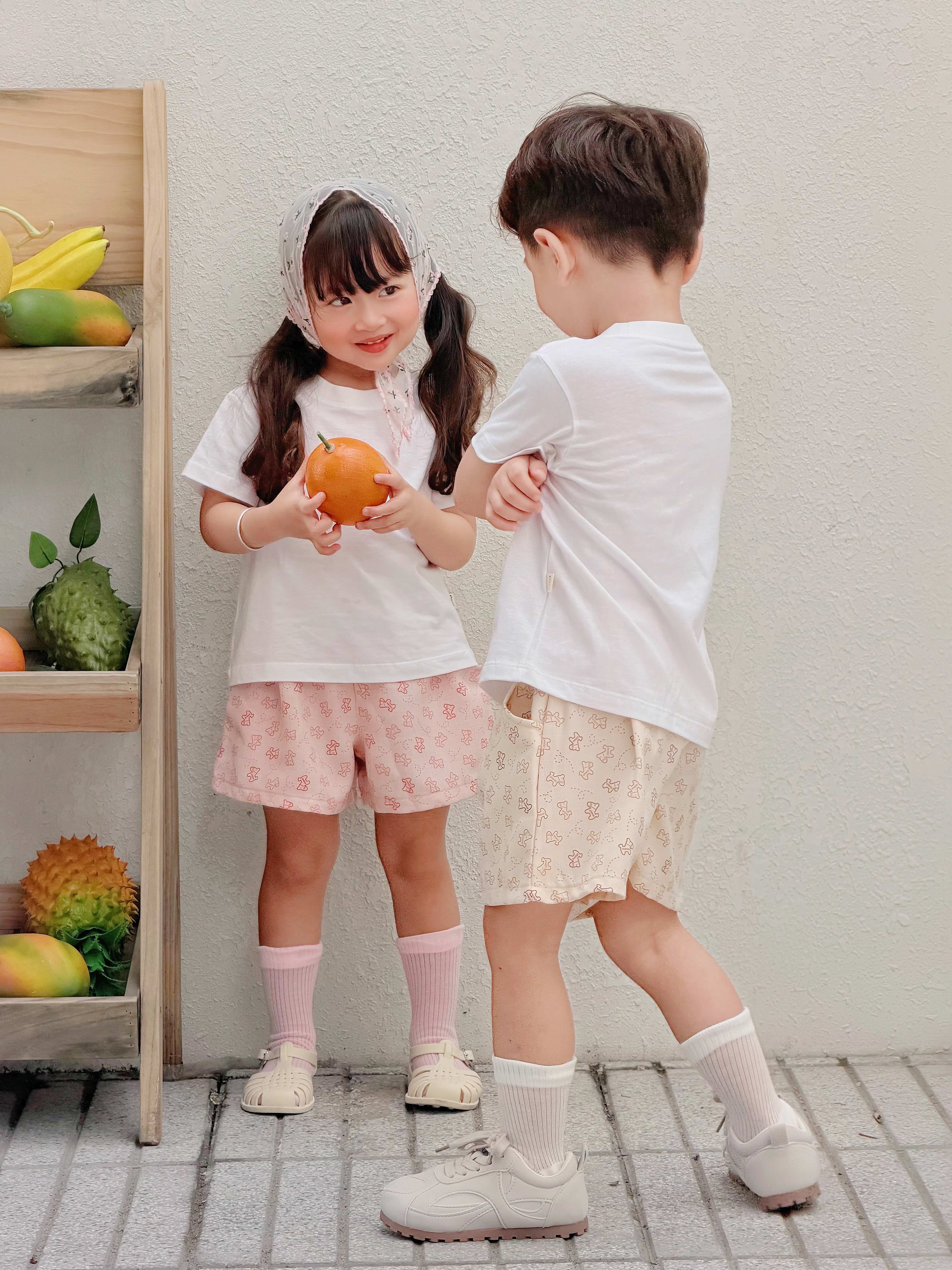 Áo thun tay ngắn bunny's garden cho bé trai/ bé gái