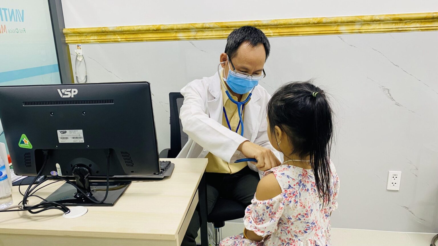 Khách hàng Vạn Thành