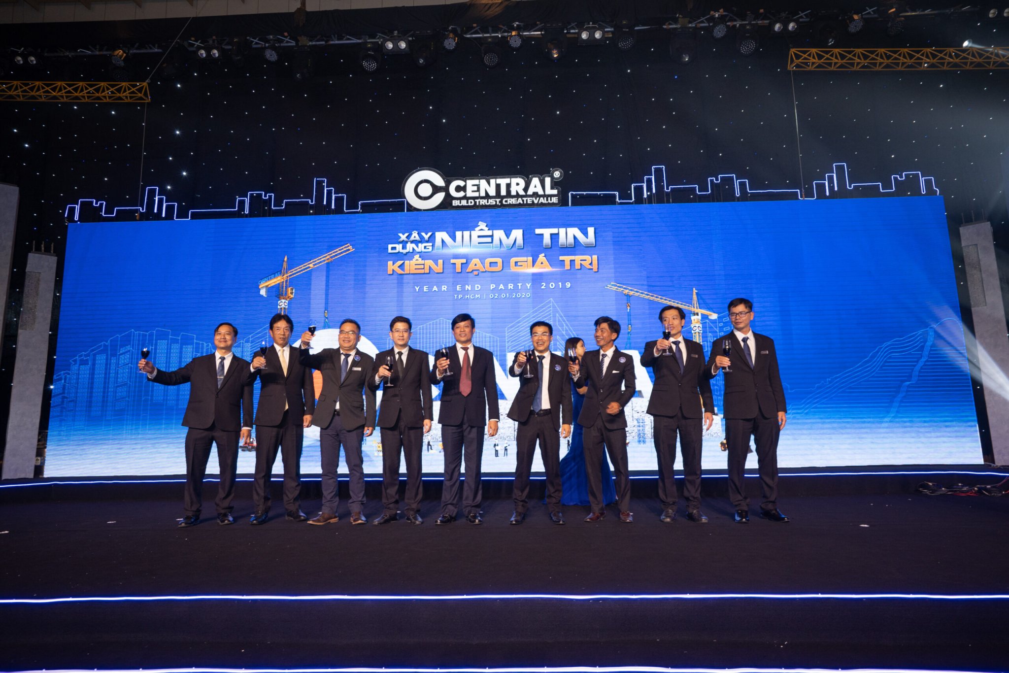 thiệp mời Year End Party