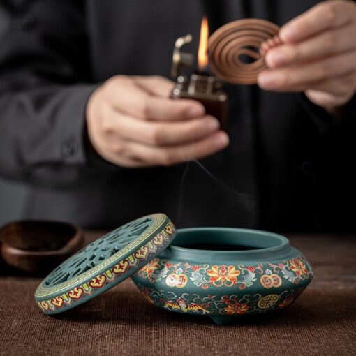 Lư xông bằng gốm với nhiều kích thước, mẫu mã đa dạng, đẹp mắt