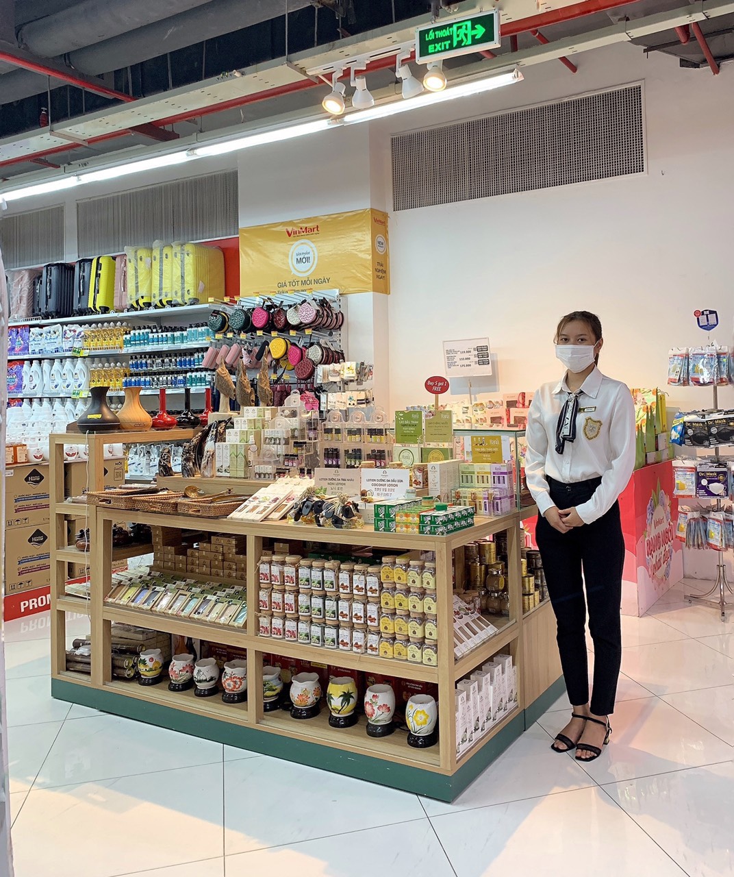 Mua Nụ Trầm Hương tại TTTM Vincom Huế trong siêu thị Vinmart