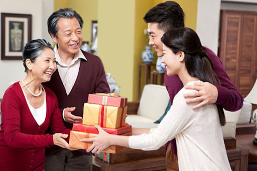 Lựa chọn món quà hợp ý mà còn đúng sở thích sẽ là điều vô cùng tuyệt vời và ý nghĩa đấy.