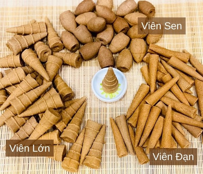 Nụ Trầm Hương cháy được bao lâu? Nụ Trầm Hương là sản phẩm từ gỗ trầm hương được xay nhuyễn thành bột mịn hòa trộn với chất kết dính - keo của cây lời bời và nhào nặn thành nhiều hình khác nhau. 
