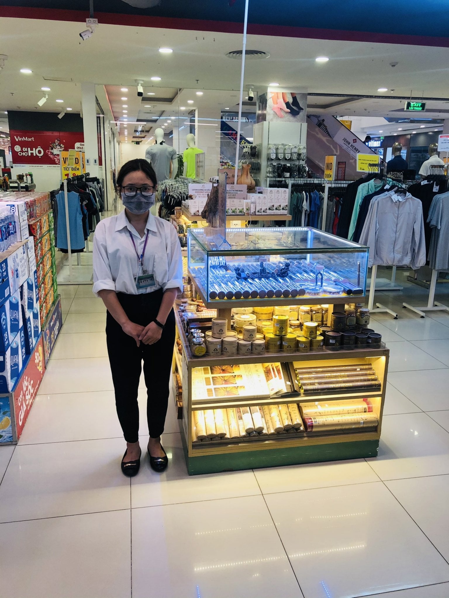 cua-hang-ban-tram-huong-quang-ngai Bạn hãy ghé đến cửa hàng Trầm Hương siêu thị Vinmart - Tầng 2 TTTM Quảng Ngãi để mua được các sản phẩm Vòng Tay tràm Hương chất lượng.