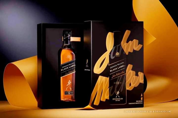 Đặc biệt, chi phí dành cho món quà này không hề đắt. Rượu Black Label giá 685.000