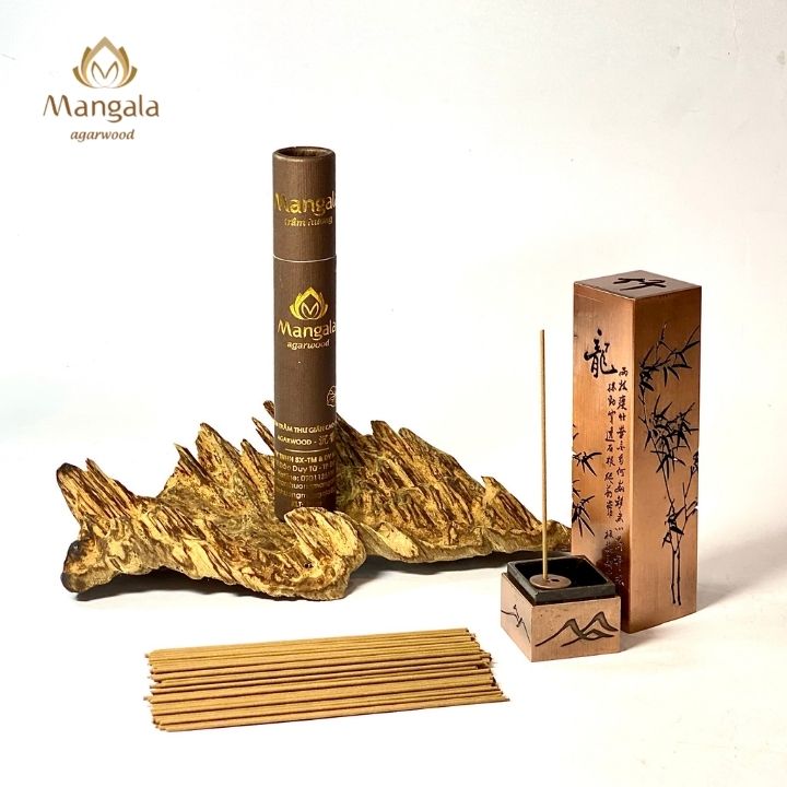 Trầm hương Không Tăm Mangala được dùng cùng phụ kiện đồng