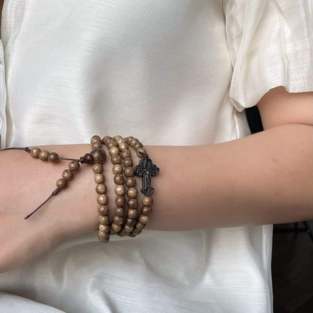 Vòng Cổ Phúc Linh Tốc Lào 6ly Phối Charm Trầm Thánh Giá