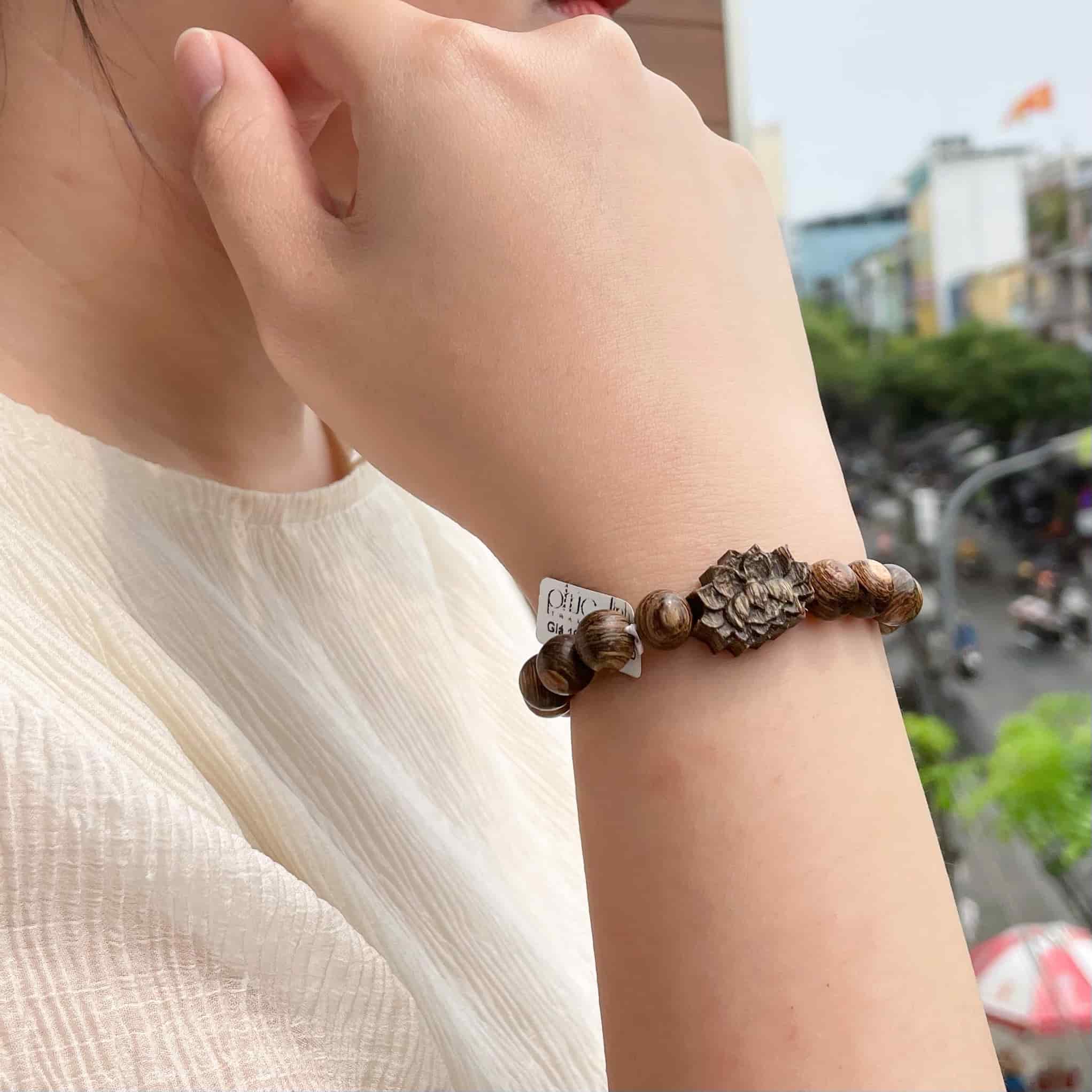 Vòng Tay Phúc Linh Sánh Quằn 8ly Phối Charm Sánh Hoa Sen