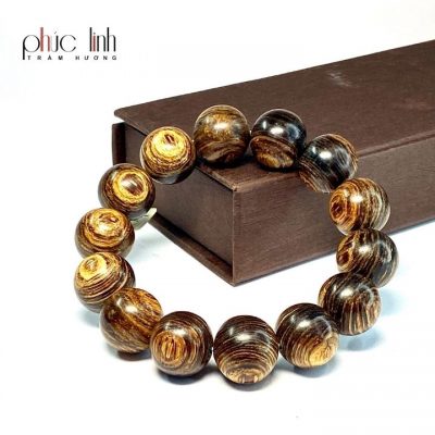 Vòng tay Trầm Hương mang lại nhiều nguồn năng lượng phong thủy tốt cho gia chủ