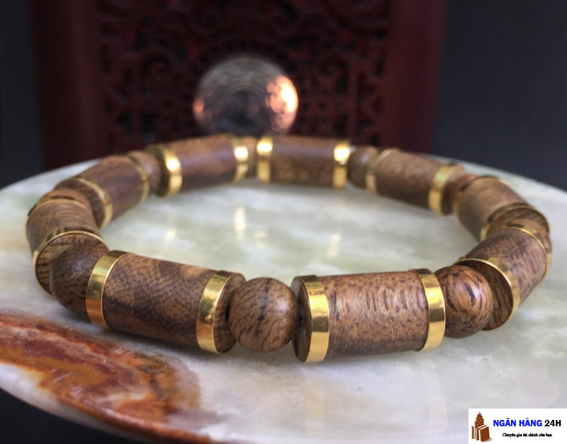 Màu sắc của vòng trầm thể hiện được lượng dầu chứa bên trong đó