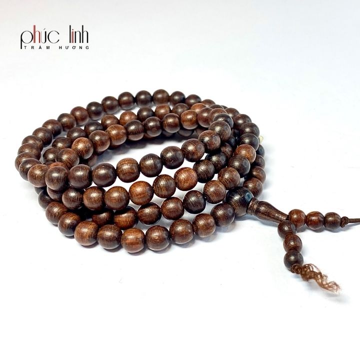 Vòng tay gỗ sưa đỏ (huỳnh đàn) là một trong những mẫu vòng phong thủy thích hợp với người thuộc mệnh Hỏa