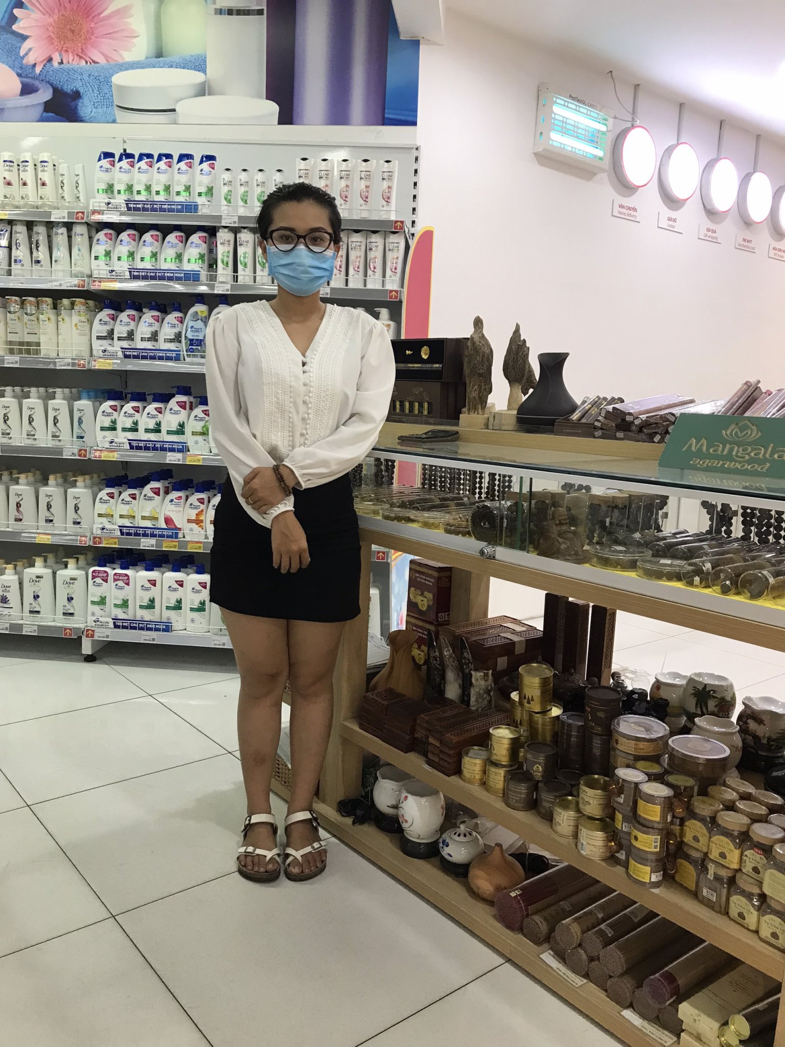 Cửa hàng bán Vòng Tay Trầm Hương tại Nha Trang ở đâu uy tín - Quầy hàng trong siêu thị Vinmart tầng 2 - TTTM Vincom Trần Phú Nha Trang.