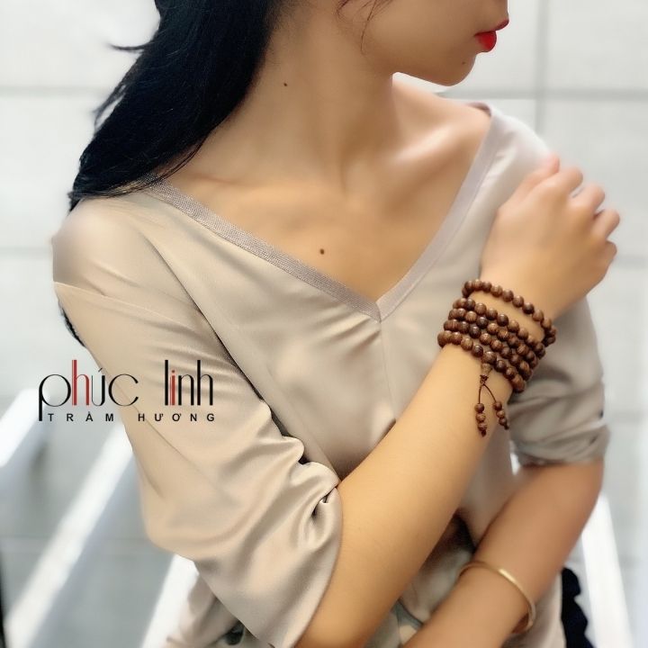 vong-tram-huong-108-hat-phuc-linh (9)