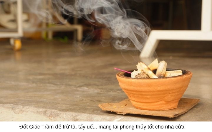 Dùng Trầm Đốt nguyên liệu có thể cho mục đích xông nhà hoặc thư giãn. Dùng xông trầm bằng điện tiết kiệm được nguyên liệu trầm và mùi thơm dịu nhẹ phù hợp trong thưởng trầm