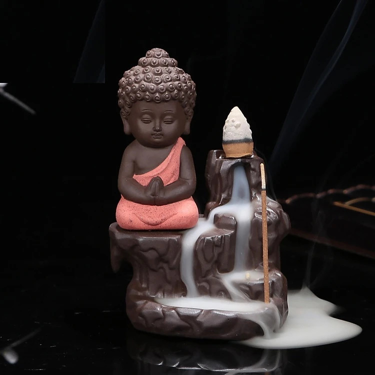 Nụ Trầm Hương đuổi muỗi? Thác khói hình Phật kết hợp với trầm nụ khói ngược tạo ra một hiệu ứng thác khói độc đáo và hấp dẫn.